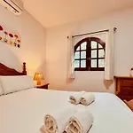 Click&guest - Almendros 木屋 巴尔塞基略